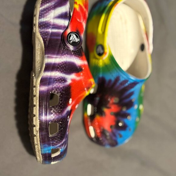 🎉 FOR SALE: Kids' Crocs – Size J1 – Tie-Dye Blast! 🎉 - Picture 7 of 7